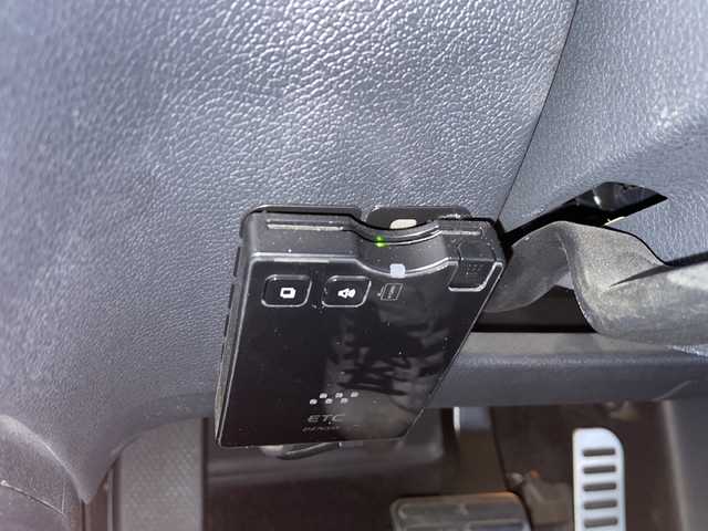 フォルクスワーゲン シロッコ TSI 大阪府 2011(平23)年 10.9万km パール 社外ナビ/CD/DVD/フルセグテレビ/バックカメラ/ハーフレザーシート/革巻きステアリング/OETTINGERアルミホイール/オートライト/フォグランプ/フロアマット/ETC/ウインカーミラー/スペアキー