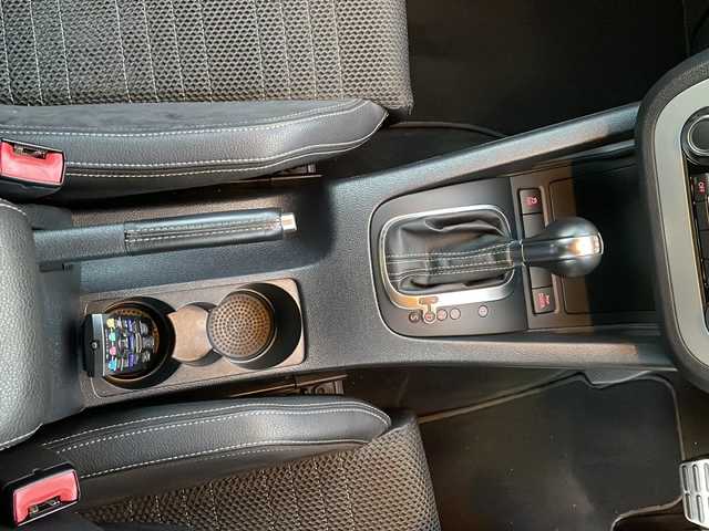 フォルクスワーゲン シロッコ TSI 大阪府 2011(平23)年 10.9万km パール 社外ナビ/CD/DVD/フルセグテレビ/バックカメラ/ハーフレザーシート/革巻きステアリング/OETTINGERアルミホイール/オートライト/フォグランプ/フロアマット/ETC/ウインカーミラー/スペアキー