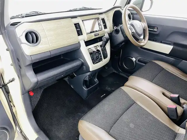 スズキ ハスラー ワンダラー 福島県 2019(平31)年 2.8万km シフォンアイボリーメタリック/ウッディブラウン2トーンルーフ スズキセーフティサポート/・衝突軽減ブレーキ/・誤発進抑制機能/・車線維持支援機能/・ふらつき警報機能/・先行車発進お知らせ機能/・横滑り防止装置/・ヒルスタートアシスト/・頚部衝撃緩和フロントシート/ワンオーナー/パイオニアメモリナビ/・フルセグTV/・CD/DVD/・FM/AM/・iPod/・AUX/・SD/・ステアリングスイッチ/LEDヘッドライト/・フォグランプ/・オートライト/ハーフレザー/シートヒーター（D＋N）/純正15インチスチールホイール/純正フロアマット/ドアバイザー/ルーフレール/アイドリングストップ/プッシュスタート/スマートキー