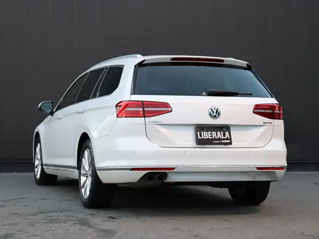 フォルクスワーゲン パサート ヴァリアント TDI エレガンス 静岡県 2020(令2)年 5.5万km パール 純正ナビ/Apple Carplay/バックカメラ/ACC/LKA/BSM/ハーフレザーシート/前席シートヒーター/全方位ドラレコ/パドルシフト/LEDヘッドライト/ETC2.0