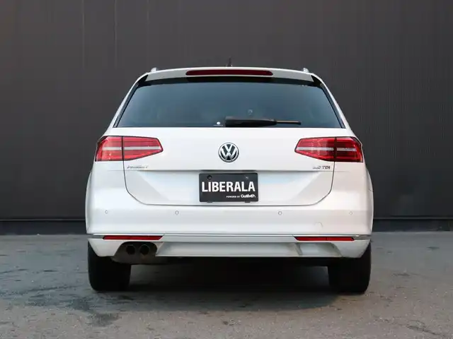 フォルクスワーゲン パサート ヴァリアント TDI エレガンス 静岡県 2020(令2)年 5.5万km パール 純正ナビ/Apple Carplay/バックカメラ/ACC/LKA/BSM/ハーフレザーシート/前席シートヒーター/全方位ドラレコ/パドルシフト/LEDヘッドライト/ETC2.0