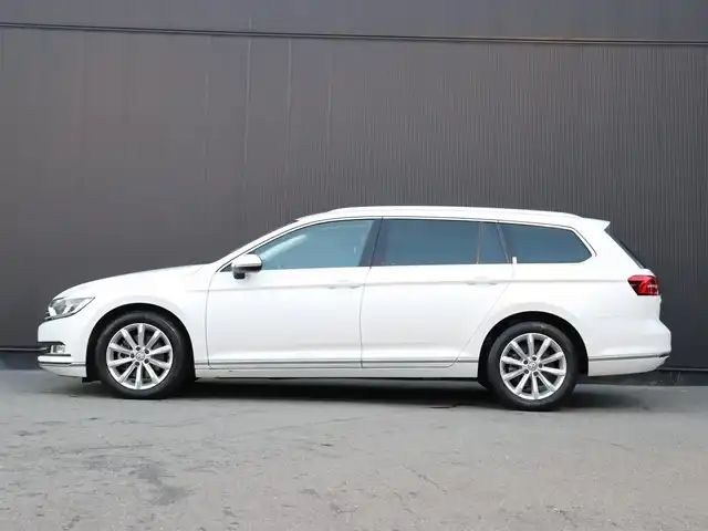 フォルクスワーゲン パサート ヴァリアント TDI エレガンス 静岡県 2020(令2)年 5.5万km パール 純正ナビ/Apple Carplay/バックカメラ/ACC/LKA/BSM/ハーフレザーシート/前席シートヒーター/全方位ドラレコ/パドルシフト/LEDヘッドライト/ETC2.0