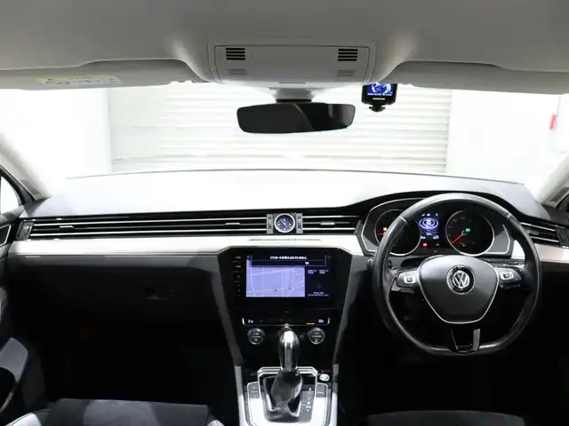 フォルクスワーゲン パサート ヴァリアント TDI エレガンス 静岡県 2020(令2)年 5.5万km パール 純正ナビ/Apple Carplay/バックカメラ/ACC/LKA/BSM/ハーフレザーシート/前席シートヒーター/全方位ドラレコ/パドルシフト/LEDヘッドライト/ETC2.0