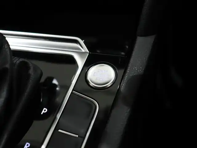 フォルクスワーゲン パサート ヴァリアント TDI エレガンス 静岡県 2020(令2)年 5.5万km パール 純正ナビ/Apple Carplay/バックカメラ/ACC/LKA/BSM/ハーフレザーシート/前席シートヒーター/全方位ドラレコ/パドルシフト/LEDヘッドライト/ETC2.0