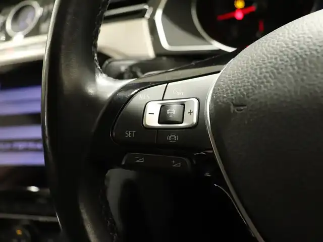フォルクスワーゲン パサート ヴァリアント TDI エレガンス 静岡県 2020(令2)年 5.5万km パール 純正ナビ/Apple Carplay/バックカメラ/ACC/LKA/BSM/ハーフレザーシート/前席シートヒーター/全方位ドラレコ/パドルシフト/LEDヘッドライト/ETC2.0