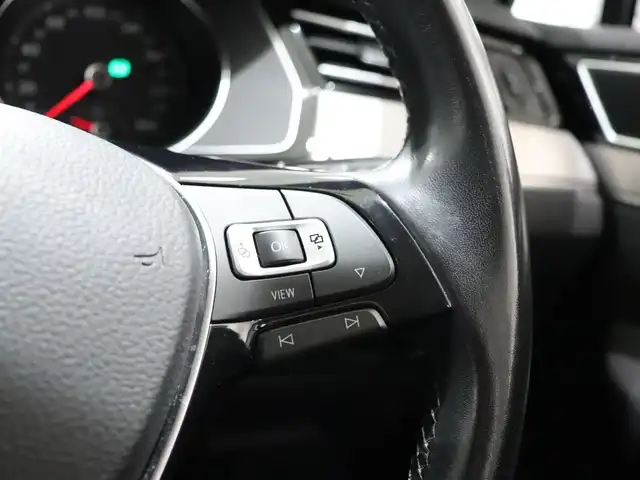 フォルクスワーゲン パサート ヴァリアント TDI エレガンス 静岡県 2020(令2)年 5.5万km パール 純正ナビ/Apple Carplay/バックカメラ/ACC/LKA/BSM/ハーフレザーシート/前席シートヒーター/全方位ドラレコ/パドルシフト/LEDヘッドライト/ETC2.0