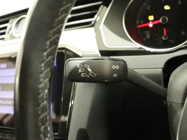 フォルクスワーゲン パサート ヴァリアント TDI エレガンス 静岡県 2020(令2)年 5.5万km パール 純正ナビ/Apple Carplay/バックカメラ/ACC/LKA/BSM/ハーフレザーシート/前席シートヒーター/全方位ドラレコ/パドルシフト/LEDヘッドライト/ETC2.0