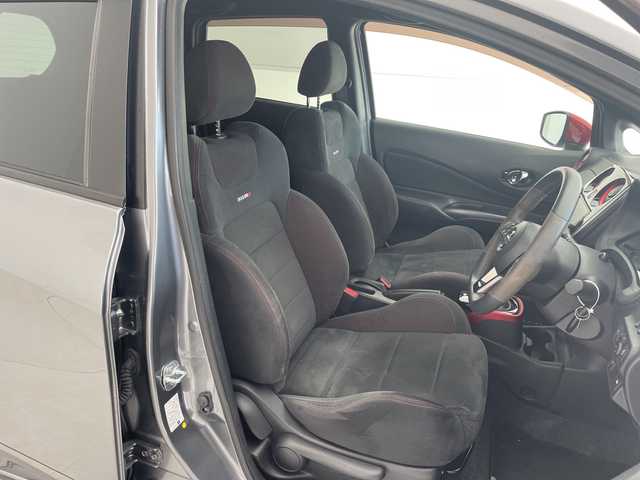 日産 ノート e－パワー ニスモ 愛知県 2017(平29)年 5.4万km ダークメタルグレー 純正ナビ/純正アルミホイール/LEDヘッドライト/オートライト/ETC/衝突軽減システム/フルセグ/CD DVD/Bluetooth/ステアリングスイッチ/スマートキー/プッシュスタート