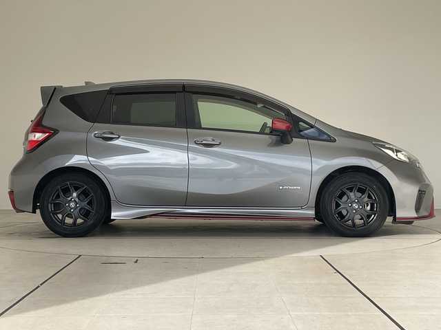 日産 ノート e－パワー ニスモ 愛知県 2017(平29)年 5.4万km ダークメタルグレー 純正ナビ/純正アルミホイール/LEDヘッドライト/オートライト/ETC/衝突軽減システム/フルセグ/CD DVD/Bluetooth/ステアリングスイッチ/スマートキー/プッシュスタート