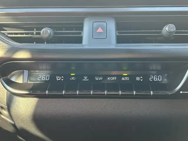 レクサス ＵＸ 250h Fスポーツ 熊本県 2023(令5)年 1万km グラファイトブラックガラスフレーク ワンオーナー/純正ナビ/・AM/FM/USB/BT/・フルセグTV/・AppleCarPlay/AndroidAuto/全周囲カメラ/・フロント/サイド/バック/センタートレース/プリクラッシュセーフティシステム/ブラインドスポットモニター/パーキングサポートアラート/ヘッドアップディスプレイ/レーダークルーズコントロール/オートマチックハイビーム/前後コーナーセンサー/アクティブサウンドコントロール/革巻きステアリング/・ステアリングリモコン/・ステアリングヒーター/・パドルシフト/レザーシート/・D/N席シートヒーター/・D/N席エアシート/・D/N席パワーシート/・D席シートメモリー/オートライト/・LEDライト/・フォグランプ/ドライブレコーダー（HDR362GW）/パワーバックドア/電動格納ミラー/・ウィンカーミラー/純正フロアマット/純正アルミホイール/トノカバー/スマートキー/・スペアキー/・カードキー