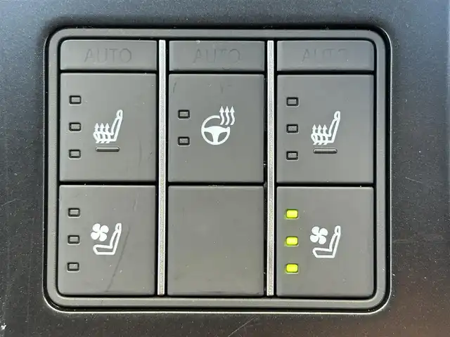 レクサス ＵＸ 250h Fスポーツ 熊本県 2023(令5)年 1万km グラファイトブラックガラスフレーク ワンオーナー/純正ナビ/・AM/FM/USB/BT/・フルセグTV/・AppleCarPlay/AndroidAuto/全周囲カメラ/・フロント/サイド/バック/センタートレース/プリクラッシュセーフティシステム/ブラインドスポットモニター/パーキングサポートアラート/ヘッドアップディスプレイ/レーダークルーズコントロール/オートマチックハイビーム/前後コーナーセンサー/アクティブサウンドコントロール/革巻きステアリング/・ステアリングリモコン/・ステアリングヒーター/・パドルシフト/レザーシート/・D/N席シートヒーター/・D/N席エアシート/・D/N席パワーシート/・D席シートメモリー/オートライト/・LEDライト/・フォグランプ/ドライブレコーダー（HDR362GW）/パワーバックドア/電動格納ミラー/・ウィンカーミラー/純正フロアマット/純正アルミホイール/トノカバー/スマートキー/・スペアキー/・カードキー