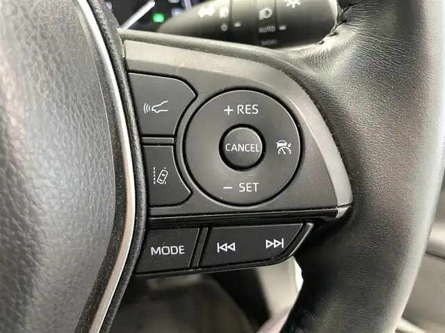 トヨタ ハリアー Z レザーパッケージ 鹿児島県 2020(令2)年 3.3万km ホワイトパールクリスタルシャイン 禁煙車/純正ディスプレイオーディオ/　（Bluetooth/フルセグTV/Applecarplay/Androidauto）/パノラミックビューモニター/ビルトインETC2.0/トヨタセーフティセンス/・プリクラッシュセーフティ/・レーントレーシングアシスト/・アダプティブクルーズコントロール/・ブラインドスポットモニター/・リアクロストラフィックアラート/・ロードサインアシスト/前席シートヒーター/ベンチレーション/運転席メモリーシート/デジタルインナーミラー/ステアリングヒーター/電動パーキング/ブレーキホールド