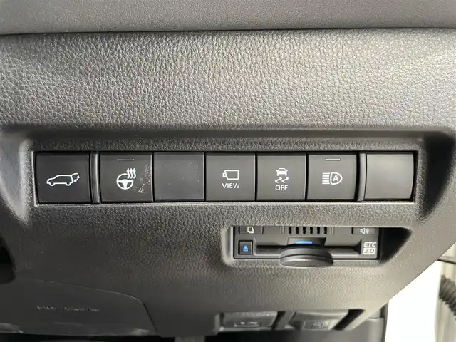 トヨタ ハリアー Z レザーパッケージ 鹿児島県 2020(令2)年 3.3万km ホワイトパールクリスタルシャイン 禁煙車/純正ディスプレイオーディオ/　（Bluetooth/フルセグTV/Applecarplay/Androidauto）/パノラミックビューモニター/ビルトインETC2.0/トヨタセーフティセンス/・プリクラッシュセーフティ/・レーントレーシングアシスト/・アダプティブクルーズコントロール/・ブラインドスポットモニター/・リアクロストラフィックアラート/・ロードサインアシスト/前席シートヒーター/ベンチレーション/運転席メモリーシート/デジタルインナーミラー/ステアリングヒーター/電動パーキング/ブレーキホールド