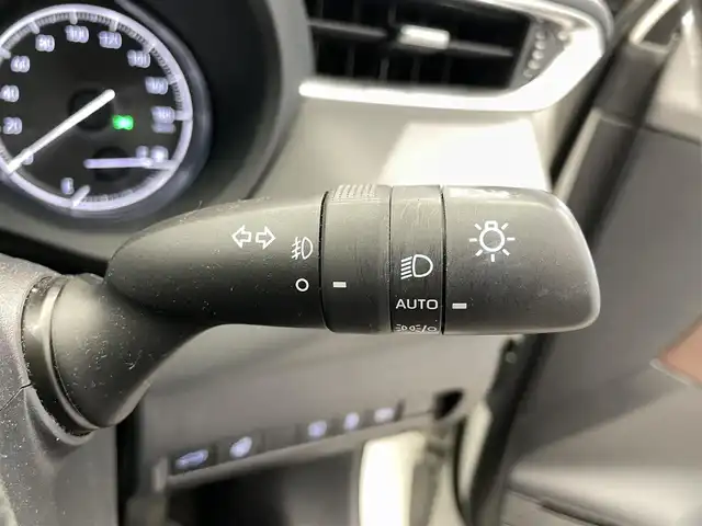 トヨタ ハリアー Z レザーパッケージ 鹿児島県 2020(令2)年 3.3万km ホワイトパールクリスタルシャイン 禁煙車/純正ディスプレイオーディオ/　（Bluetooth/フルセグTV/Applecarplay/Androidauto）/パノラミックビューモニター/ビルトインETC2.0/トヨタセーフティセンス/・プリクラッシュセーフティ/・レーントレーシングアシスト/・アダプティブクルーズコントロール/・ブラインドスポットモニター/・リアクロストラフィックアラート/・ロードサインアシスト/前席シートヒーター/ベンチレーション/運転席メモリーシート/デジタルインナーミラー/ステアリングヒーター/電動パーキング/ブレーキホールド