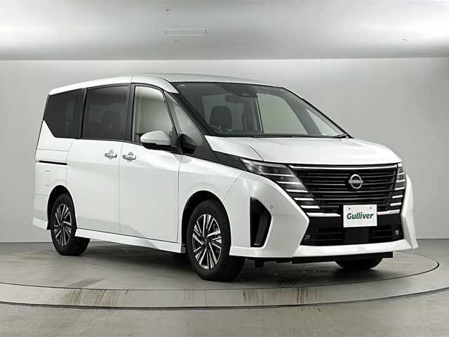 日産 セレナ e－パワー ハイウェイスター V 愛知県 2024(令6)年 0.1万km未満 プリズムホワイト 登録済未使用車　/純正 12.3型コネクトナビ　/11型後席モニタ　/全周囲カメラ　/インテリジェントルームミラー　/BSW & BSI　/両側電動スライド　/アダプティブLEDヘッドライト　/SOSコール　/プロパイロット（ナビリンク機能&緊急停止支援機能付）　/インテリエマブレ　衝突被害軽減　/FCW　衝突予測警報　/インテリジェント LI & LDW　（逸脱防止支援）　/RCTA　リヤクロストラフィックアラート　/標識表示機能　/踏み間違い防止アシスト　/フロント & バックソナー　/ビルトイン ETC2.0　/ドラレコ前後（ナビ内蔵）　/純正16inAW　/保/取/ナビ取/後席M取　/予備スマートキーx1　