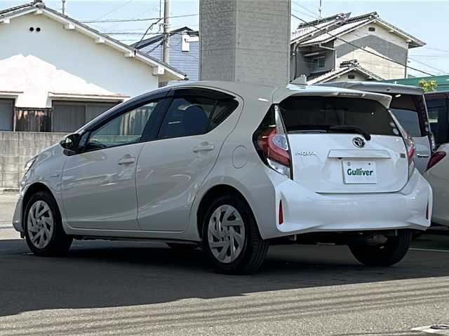 トヨタ アクア S 愛媛県 2018(平30)年 7.7万km スーパーホワイトⅡ 純正SDナビ【CD/Bluetooth】/バックカメラ/衝突軽減ブレーキ/レーンキープ/プッシュスタート/ETC/ドアバイザー/ステアリングスイッチ/禁煙車/電動格納ウィンカーミラー