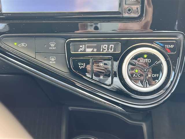 トヨタ アクア S 愛媛県 2018(平30)年 7.7万km スーパーホワイトⅡ 純正SDナビ【CD/Bluetooth】/バックカメラ/衝突軽減ブレーキ/レーンキープ/プッシュスタート/ETC/ドアバイザー/ステアリングスイッチ/禁煙車/電動格納ウィンカーミラー