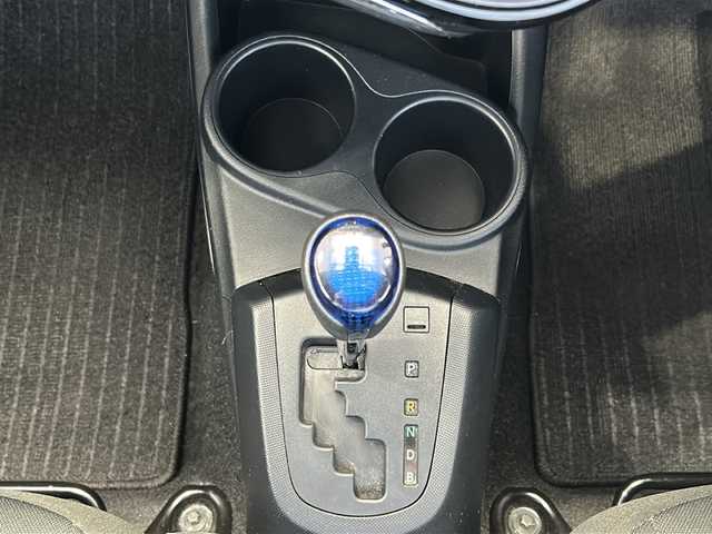 トヨタ アクア S 愛媛県 2018(平30)年 7.7万km スーパーホワイトⅡ 純正SDナビ【CD/Bluetooth】/バックカメラ/衝突軽減ブレーキ/レーンキープ/プッシュスタート/ETC/ドアバイザー/ステアリングスイッチ/禁煙車/電動格納ウィンカーミラー