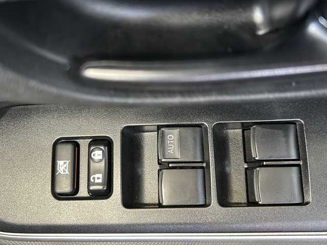 トヨタ アクア S 愛媛県 2018(平30)年 7.7万km スーパーホワイトⅡ 純正SDナビ【CD/Bluetooth】/バックカメラ/衝突軽減ブレーキ/レーンキープ/プッシュスタート/ETC/ドアバイザー/ステアリングスイッチ/禁煙車/電動格納ウィンカーミラー