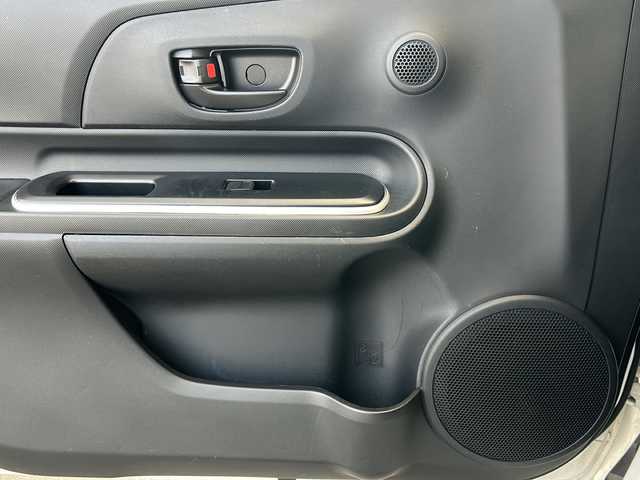 トヨタ アクア S 愛媛県 2018(平30)年 7.7万km スーパーホワイトⅡ 純正SDナビ【CD/Bluetooth】/バックカメラ/衝突軽減ブレーキ/レーンキープ/プッシュスタート/ETC/ドアバイザー/ステアリングスイッチ/禁煙車/電動格納ウィンカーミラー