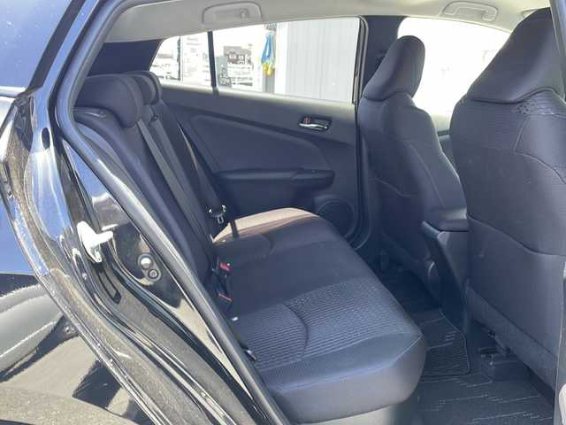 トヨタ プリウス Sセーフティプラス 三重県 2018(平30)年 4.5万km アティチュードブラックマイカ 9型フロートナビ/フルセグTV/Bluetooth/LEDヘッドライト/パーキングアシスト/オートハイビーム/セーフティセンス/ETC/電動格納ミラー/ステアリングリモコン/禁煙車