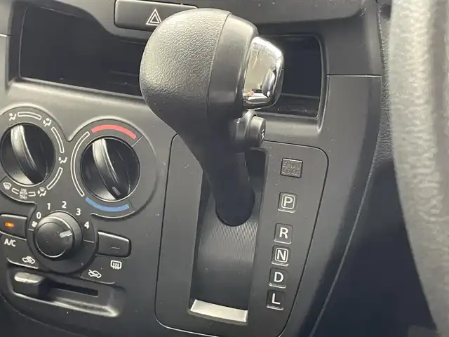 スズキ ソリオ G 滋賀県 2017(平29)年 7.1万km ネオンブルーM 純正ナビ/【Bluetooth/CD/DVD/FM/AM】/バックカメラ/片側パワースライドドア/ETC/前後ドライブレコーダー/シートヒーター/前後コーナーセンサー/プッシュスタート/スマートキー/社外フロアマット