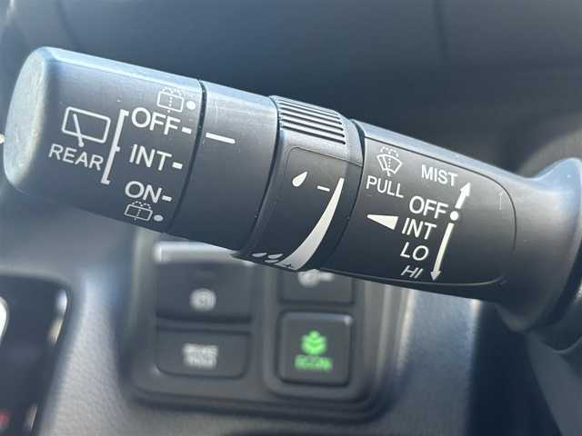 ホンダ Ｎ ＢＯＸ カスタム L スタイル+ブラック 静岡県 2022(令4)年 3.2万km プラチナホワイトパール  ワンオーナー/ 車検R9.4.13/ ギャザーズ8インチインターナビ/ フルセグ　バックカメラ/ BTオーディオ　SD REC/ DVD CD再生/ USBポート/ ビルトインETC/ ホンダセンシング/●誤発進抑制機能/●歩行者事故低減ステアリング/●路外逸脱抑制機能/●渋滞追従機能付アダプティブクルーズコントロール（ACC）/●車線維持支援システム（LKAS）/●先行車発進お知らせ機能/●標識認識機能/●後方誤発進抑制機能/●オートハイビーム/ 両側パワースライドドア/ 前席シートバックテーブル/ 純正14インチアルミ/ ホンダスマートキー/ エンジンプッシュスタート/ サイドカーテンエアバッグ/ 運転席+助手席シートヒーター/ 保証書　取説　あり