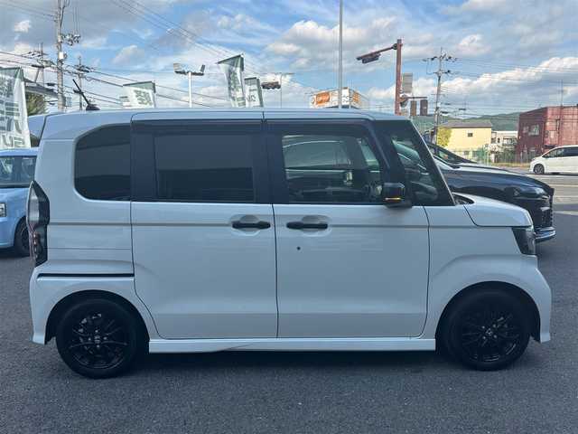 ホンダ Ｎ ＢＯＸ カスタム L スタイル+ブラック 静岡県 2022(令4)年 3.2万km プラチナホワイトパール  ワンオーナー/ 車検R9.4.13/ ギャザーズ8インチインターナビ/ フルセグ　バックカメラ/ BTオーディオ　SD REC/ DVD CD再生/ USBポート/ ビルトインETC/ ホンダセンシング/●誤発進抑制機能/●歩行者事故低減ステアリング/●路外逸脱抑制機能/●渋滞追従機能付アダプティブクルーズコントロール（ACC）/●車線維持支援システム（LKAS）/●先行車発進お知らせ機能/●標識認識機能/●後方誤発進抑制機能/●オートハイビーム/ 両側パワースライドドア/ 前席シートバックテーブル/ 純正14インチアルミ/ ホンダスマートキー/ エンジンプッシュスタート/ サイドカーテンエアバッグ/ 運転席+助手席シートヒーター/ 保証書　取説　あり