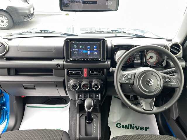 スズキ ジムニー シエラ JC 岩手県 2023(令5)年 0.5万km ブリスクブルーメタリック/ブラック2トーンルーフ 4WD/社外８インチナビ/フルセグ/　CD/DVD/SD/Bluetooth/バックカメラ/デジタルインナーミラー/LEDヘッドライト/オートライト/フォグランプ/プッシュスタート/クルーズコントロール/革巻きステアリング/ドアバイザー/電動格納式ミラー/ETC