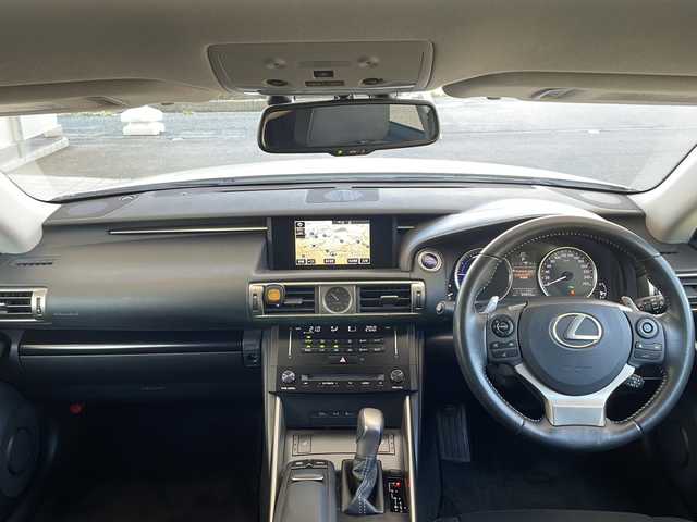 レクサス ＩＳ 300h 福島県 2014(平26)年 7万km ホワイトパールクリスタルシャイン １オーナー　メーカーナビ　ハーフレザーシート　フルセグＴＶ　バックカメラ　クルーズコントロール　シートヒーター　パドルシフト　ビルトインＥＴＣ　クリアランスソナー　純正アルミホイール　ＬＥＤヘッドライ