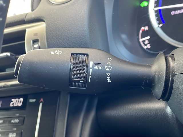 レクサス ＩＳ 300h 福島県 2014(平26)年 7万km ホワイトパールクリスタルシャイン １オーナー　メーカーナビ　ハーフレザーシート　フルセグＴＶ　バックカメラ　クルーズコントロール　シートヒーター　パドルシフト　ビルトインＥＴＣ　クリアランスソナー　純正アルミホイール　ＬＥＤヘッドライ