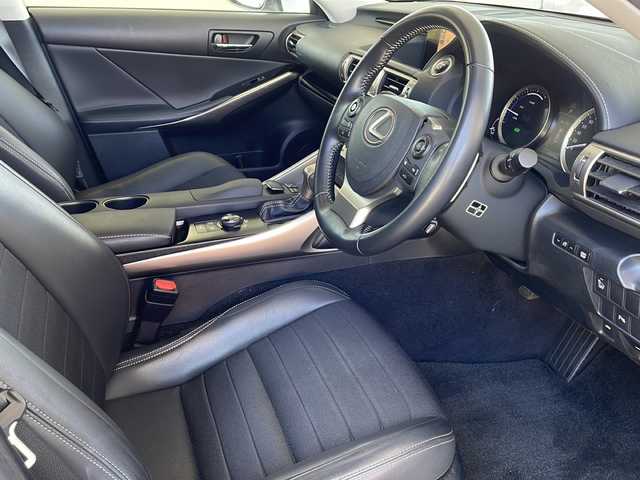 レクサス ＩＳ 300h 福島県 2014(平26)年 7万km ホワイトパールクリスタルシャイン １オーナー　メーカーナビ　ハーフレザーシート　フルセグＴＶ　バックカメラ　クルーズコントロール　シートヒーター　パドルシフト　ビルトインＥＴＣ　クリアランスソナー　純正アルミホイール　ＬＥＤヘッドライ