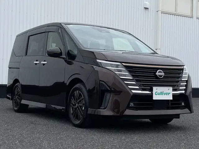 日産 セレナ e－パワー ハイウェイS V 90周年記念車 千葉県 2024(令6)年 0.3万km インペリアルアンバーP 純正12.3インチナビ/プロパイロット/アラウンドビューモニター/衝突被害軽減システム/車線逸脱警報/クルーズコントロール/レザーシート/両側パワースライドドア/横滑り防止装置/ETC/ドライブレコーダー/LEDヘッドライト/フォグランプ/オートライト/ウィンカーミラー/電動格納ミラー/純正16インチAW/シートリフター/ステアリングヒーター/禁煙車/ブラインドスポットモニター/SOSコールボタン/プッシュスタート/スマートキー/フロアマット/ドアバイザー