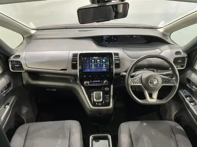 日産 セレナ e－パワー XV 愛知県 2018(平30)年 11.2万km マルーンレッド 純正９インチナビ　/（SD/FM/AM/FM/CD/DVD/Blu-ray/フルセグTV/Bluetooth/AUX）/プロパイロット　/衝突軽減ブレーキ　/両側電動スライドドア　/アラウンドビューモニター　/ＥＴＣ　/シートヒーター　/ＬＥＤヘッドライト/デジタルインナーミラー　/ステアリングヒーター　/ドライブレコーダー/サンシェード/コーナーセンサー/横揺れ防止装置/レーンキープアシスト/プッシュスタート/スマートキー/スペアキー/ミュージックサーバー/ミュージックプレイヤー接続/純正15インチアルミホイール/オートライト