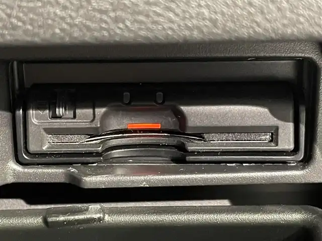 日産 セレナ e－パワー XV 愛知県 2018(平30)年 11.2万km マルーンレッド 純正９インチナビ　/（SD/FM/AM/FM/CD/DVD/Blu-ray/フルセグTV/Bluetooth/AUX）/プロパイロット　/衝突軽減ブレーキ　/両側電動スライドドア　/アラウンドビューモニター　/ＥＴＣ　/シートヒーター　/ＬＥＤヘッドライト/デジタルインナーミラー　/ステアリングヒーター　/ドライブレコーダー/サンシェード/コーナーセンサー/横揺れ防止装置/レーンキープアシスト/プッシュスタート/スマートキー/スペアキー/ミュージックサーバー/ミュージックプレイヤー接続/純正15インチアルミホイール/オートライト