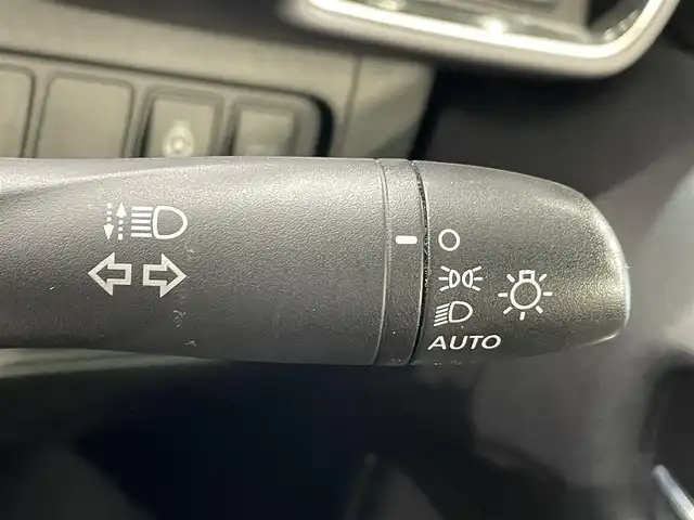 日産 セレナ e－パワー XV 愛知県 2018(平30)年 11.2万km マルーンレッド 純正９インチナビ　/（SD/FM/AM/FM/CD/DVD/Blu-ray/フルセグTV/Bluetooth/AUX）/プロパイロット　/衝突軽減ブレーキ　/両側電動スライドドア　/アラウンドビューモニター　/ＥＴＣ　/シートヒーター　/ＬＥＤヘッドライト/デジタルインナーミラー　/ステアリングヒーター　/ドライブレコーダー/サンシェード/コーナーセンサー/横揺れ防止装置/レーンキープアシスト/プッシュスタート/スマートキー/スペアキー/ミュージックサーバー/ミュージックプレイヤー接続/純正15インチアルミホイール/オートライト