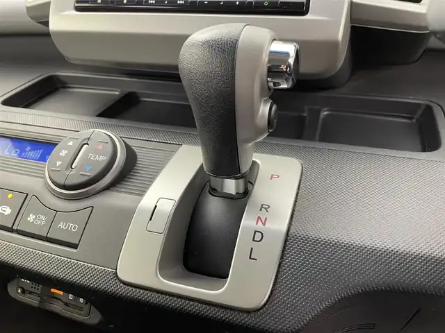 ホンダ フリード G プレミアムエディション 群馬県 2016(平28)年 9.9万km プレミアムスパークルブラックパール 純正７インチナビ　バックカメラ　両側パワースライドドア　クルーズコントロール　オートライト　ハーフレザーシート　ステアリングリモコン　オートエアコン　ビルトインＥＴＣ　スマートキー　スペアキー　禁煙車