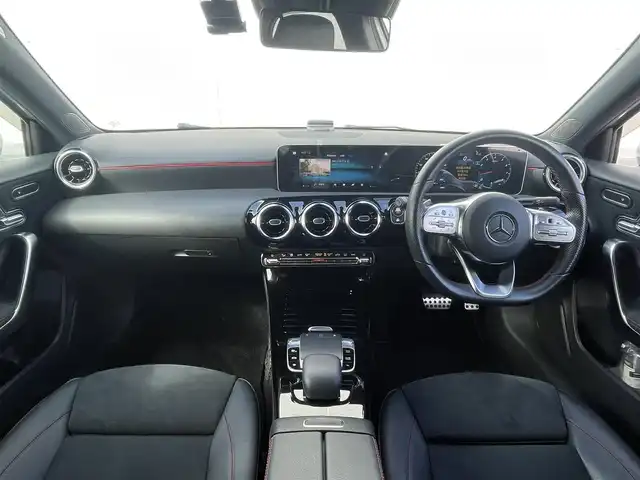 メルセデス・ベンツ Ａ１８０ スタイル AMGライン 東京都 2018(平30)年 3.1万km イリジウムシルバー メーカーナビ／フルセグＴＶ/Ｂカメラ/ＡＣＣ/ＢＳＭ/レーンキープ/ハーフレザー/シートヒーター/パワーシート/ワイヤレス充電/ドライブレコーダー/ＥＴＣ/ＵＳＢ／ＢＴオーディオ/ＡＭＧ１８インチＡＷ