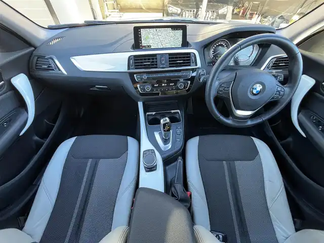 ＢＭＷ １１８ｄ スタイル 静岡県 2018(平30)年 4.7万km ミネラルホワイト サンルーフ/メモリー付きパワーシート/シートヒーター /純正ナビ/(Bluetooth/USB/FM)/ACC/インテリジェントセーフティー/バックカメラ/LEDライト/ハーフレザーシート/純正16インチアルミホイール/スマートキー /ETC