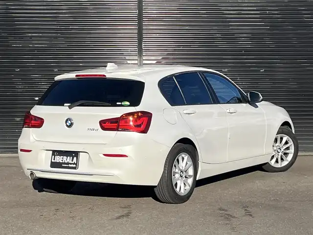 ＢＭＷ １１８ｄ スタイル 静岡県 2018(平30)年 4.7万km ミネラルホワイト サンルーフ/メモリー付きパワーシート/シートヒーター /純正ナビ/(Bluetooth/USB/FM)/ACC/インテリジェントセーフティー/バックカメラ/LEDライト/ハーフレザーシート/純正16インチアルミホイール/スマートキー /ETC