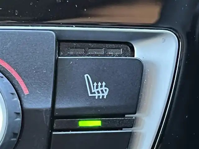 ＢＭＷ １１８ｄ スタイル 静岡県 2018(平30)年 4.7万km ミネラルホワイト サンルーフ/メモリー付きパワーシート/シートヒーター /純正ナビ/(Bluetooth/USB/FM)/ACC/インテリジェントセーフティー/バックカメラ/LEDライト/ハーフレザーシート/純正16インチアルミホイール/スマートキー /ETC