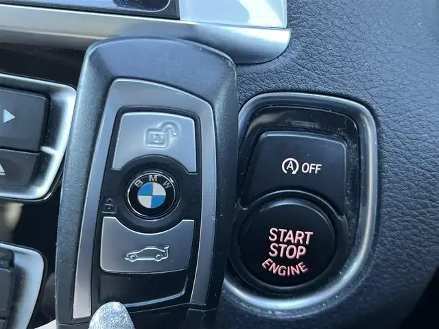 ＢＭＷ １１８ｄ スタイル 静岡県 2018(平30)年 4.7万km ミネラルホワイト サンルーフ/メモリー付きパワーシート/シートヒーター /純正ナビ/(Bluetooth/USB/FM)/ACC/インテリジェントセーフティー/バックカメラ/LEDライト/ハーフレザーシート/純正16インチアルミホイール/スマートキー /ETC