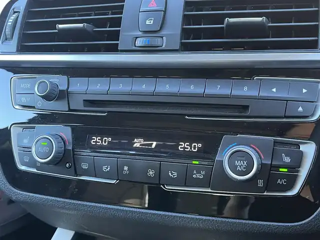 ＢＭＷ １１８ｄ スタイル 静岡県 2018(平30)年 4.7万km ミネラルホワイト サンルーフ/メモリー付きパワーシート/シートヒーター /純正ナビ/(Bluetooth/USB/FM)/ACC/インテリジェントセーフティー/バックカメラ/LEDライト/ハーフレザーシート/純正16インチアルミホイール/スマートキー /ETC