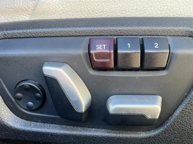 ＢＭＷ １１８ｄ スタイル 静岡県 2018(平30)年 4.7万km ミネラルホワイト サンルーフ/メモリー付きパワーシート/シートヒーター /純正ナビ/(Bluetooth/USB/FM)/ACC/インテリジェントセーフティー/バックカメラ/LEDライト/ハーフレザーシート/純正16インチアルミホイール/スマートキー /ETC