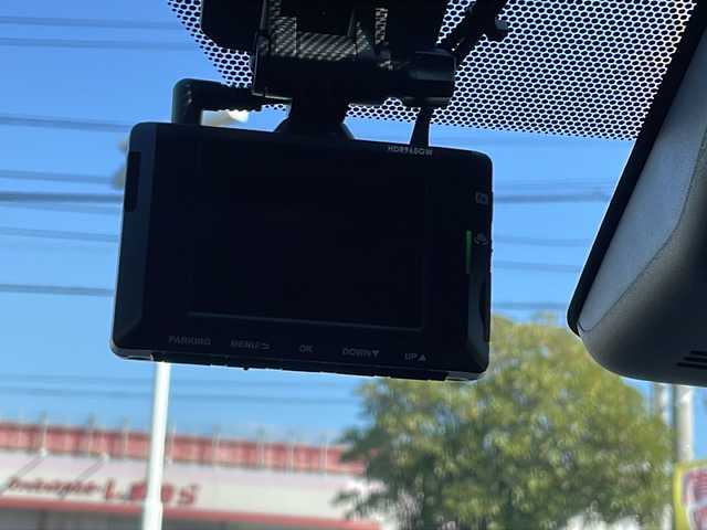 トヨタ アクア G 山口県 2023(令5)年 1.9万km ブラックマイカ 純正ディスプレイオーディオ/・Bluetooth接続/・ナビキッド/アラウンドビューモニター/ビルトインETC/ドライブレコーダー/ワンオーナー/Toyota Safety Sense/・プリクラッシュセーフティ/・レーントレーシングアシスト/・ロードサインアシスト/・レーダークルーズコントロール/・先行車発進お知らせ機能/・ブラインドスポットモニター/・クリアランスソナー/・リヤクロストラフィックアラート/・パーキングサポートブレーキ/・ドライブモードセレクトスイッチ/・オートマチックハイビーム/スマートキー/プッシュスタート/スペアキー1本/USB入力端子/純正フロアマット/ドアバイザー/ウィンカーミラー/１００V電源/取り扱い説明書/保証書