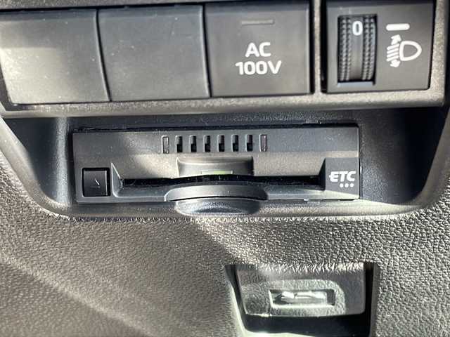 トヨタ アクア G 山口県 2023(令5)年 1.9万km ブラックマイカ 純正ディスプレイオーディオ/・Bluetooth接続/・ナビキッド/アラウンドビューモニター/ビルトインETC/ドライブレコーダー/ワンオーナー/Toyota Safety Sense/・プリクラッシュセーフティ/・レーントレーシングアシスト/・ロードサインアシスト/・レーダークルーズコントロール/・先行車発進お知らせ機能/・ブラインドスポットモニター/・クリアランスソナー/・リヤクロストラフィックアラート/・パーキングサポートブレーキ/・ドライブモードセレクトスイッチ/・オートマチックハイビーム/スマートキー/プッシュスタート/スペアキー1本/USB入力端子/純正フロアマット/ドアバイザー/ウィンカーミラー/１００V電源/取り扱い説明書/保証書