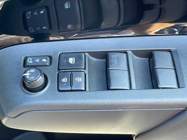 トヨタ アクア G 山口県 2023(令5)年 1.9万km ブラックマイカ 純正ディスプレイオーディオ/・Bluetooth接続/・ナビキッド/アラウンドビューモニター/ビルトインETC/ドライブレコーダー/ワンオーナー/Toyota Safety Sense/・プリクラッシュセーフティ/・レーントレーシングアシスト/・ロードサインアシスト/・レーダークルーズコントロール/・先行車発進お知らせ機能/・ブラインドスポットモニター/・クリアランスソナー/・リヤクロストラフィックアラート/・パーキングサポートブレーキ/・ドライブモードセレクトスイッチ/・オートマチックハイビーム/スマートキー/プッシュスタート/スペアキー1本/USB入力端子/純正フロアマット/ドアバイザー/ウィンカーミラー/１００V電源/取り扱い説明書/保証書