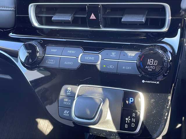 トヨタ アクア G 山口県 2023(令5)年 1.9万km ブラックマイカ 純正ディスプレイオーディオ/・Bluetooth接続/・ナビキッド/アラウンドビューモニター/ビルトインETC/ドライブレコーダー/ワンオーナー/Toyota Safety Sense/・プリクラッシュセーフティ/・レーントレーシングアシスト/・ロードサインアシスト/・レーダークルーズコントロール/・先行車発進お知らせ機能/・ブラインドスポットモニター/・クリアランスソナー/・リヤクロストラフィックアラート/・パーキングサポートブレーキ/・ドライブモードセレクトスイッチ/・オートマチックハイビーム/スマートキー/プッシュスタート/スペアキー1本/USB入力端子/純正フロアマット/ドアバイザー/ウィンカーミラー/１００V電源/取り扱い説明書/保証書