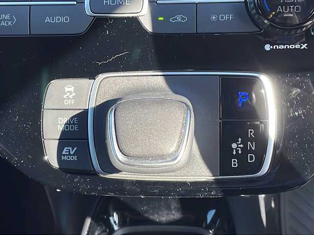 トヨタ アクア G 山口県 2023(令5)年 1.9万km ブラックマイカ 純正ディスプレイオーディオ/・Bluetooth接続/・ナビキッド/アラウンドビューモニター/ビルトインETC/ドライブレコーダー/ワンオーナー/Toyota Safety Sense/・プリクラッシュセーフティ/・レーントレーシングアシスト/・ロードサインアシスト/・レーダークルーズコントロール/・先行車発進お知らせ機能/・ブラインドスポットモニター/・クリアランスソナー/・リヤクロストラフィックアラート/・パーキングサポートブレーキ/・ドライブモードセレクトスイッチ/・オートマチックハイビーム/スマートキー/プッシュスタート/スペアキー1本/USB入力端子/純正フロアマット/ドアバイザー/ウィンカーミラー/１００V電源/取り扱い説明書/保証書