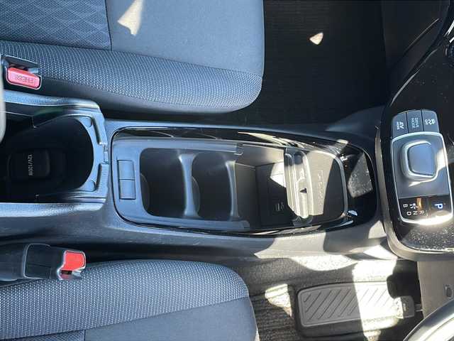 トヨタ アクア G 山口県 2023(令5)年 1.9万km ブラックマイカ 純正ディスプレイオーディオ/・Bluetooth接続/・ナビキッド/アラウンドビューモニター/ビルトインETC/ドライブレコーダー/ワンオーナー/Toyota Safety Sense/・プリクラッシュセーフティ/・レーントレーシングアシスト/・ロードサインアシスト/・レーダークルーズコントロール/・先行車発進お知らせ機能/・ブラインドスポットモニター/・クリアランスソナー/・リヤクロストラフィックアラート/・パーキングサポートブレーキ/・ドライブモードセレクトスイッチ/・オートマチックハイビーム/スマートキー/プッシュスタート/スペアキー1本/USB入力端子/純正フロアマット/ドアバイザー/ウィンカーミラー/１００V電源/取り扱い説明書/保証書